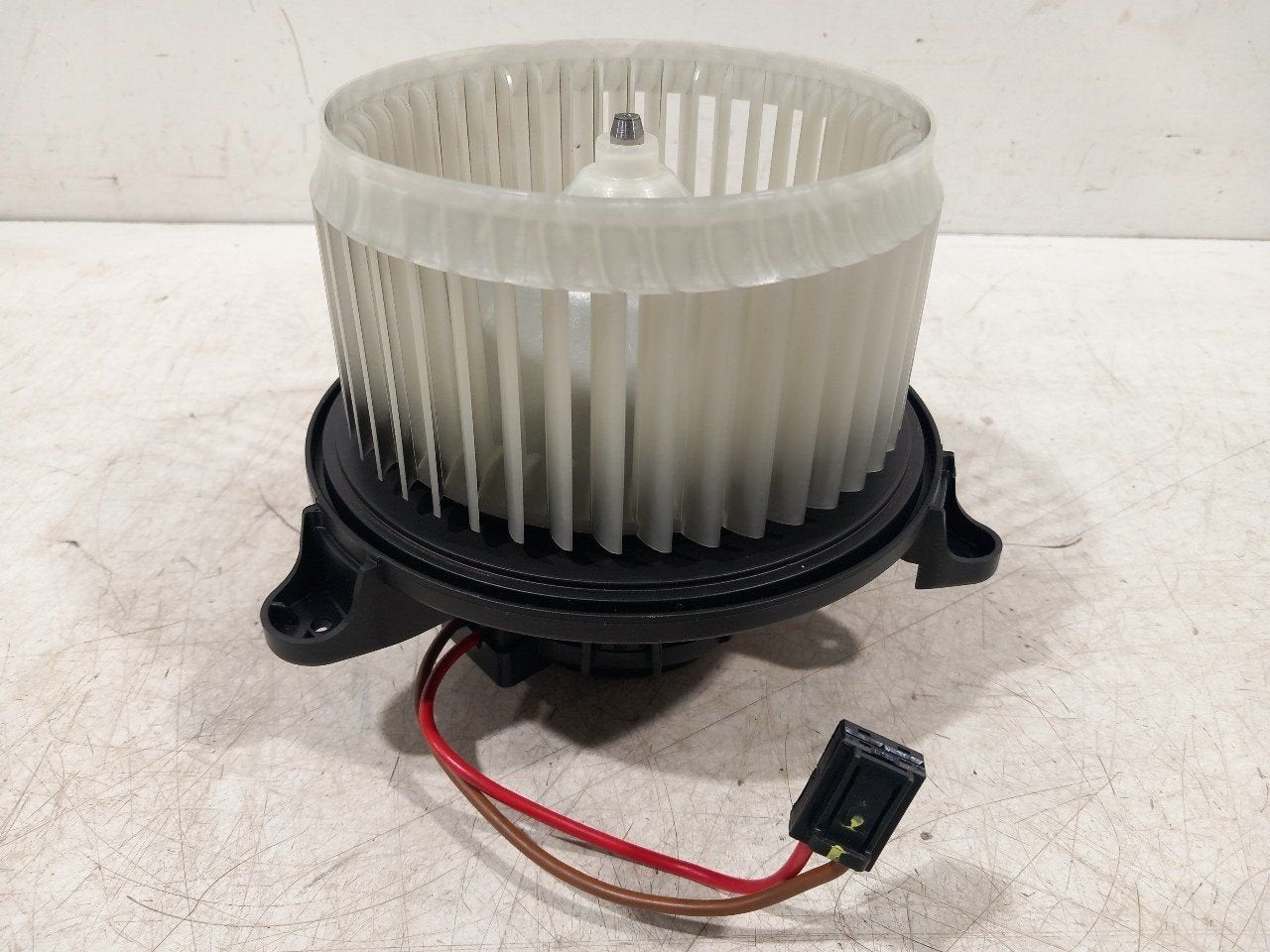 Kachel ventilator motor Lynk & Co 01, Auto-onderdelen, Onderdelen@venauto.nl, Van der Ven Autorecycling B.V., Gebruikt, Ettenseweg 76, 4706 PB Roosendaal, The Netherlands