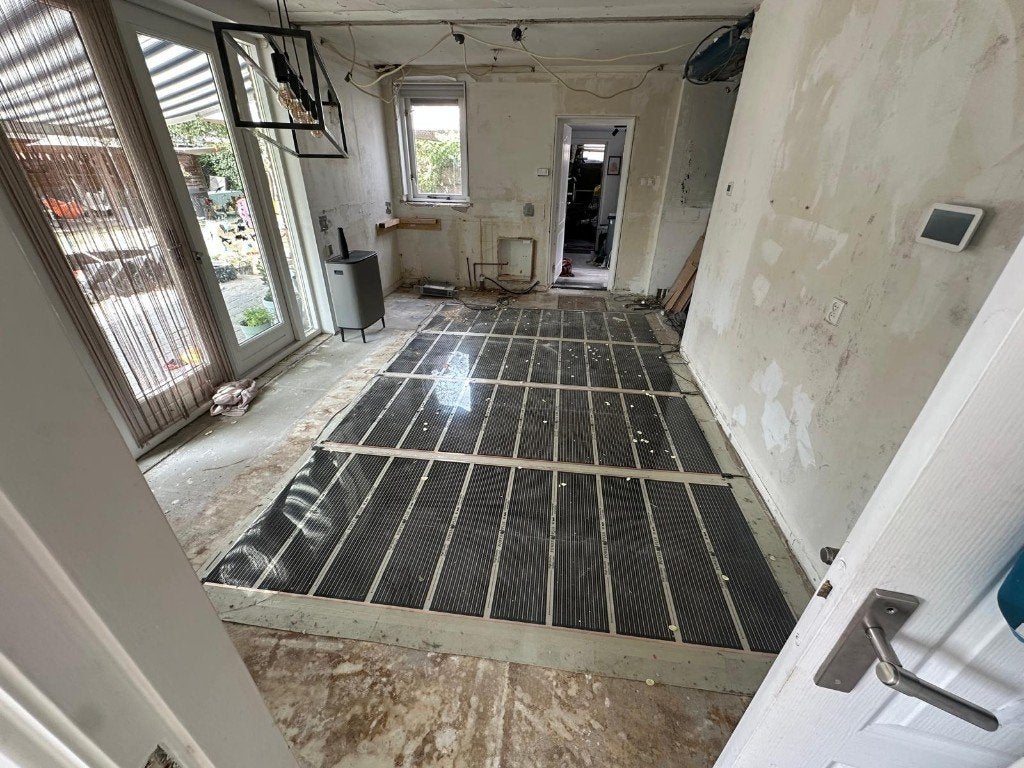 2,5x4 meter infrarood vloerverwarming (incl thermostaat e.d), Ophalen, Overige typen, 150 cm of meer, Zo goed als nieuw