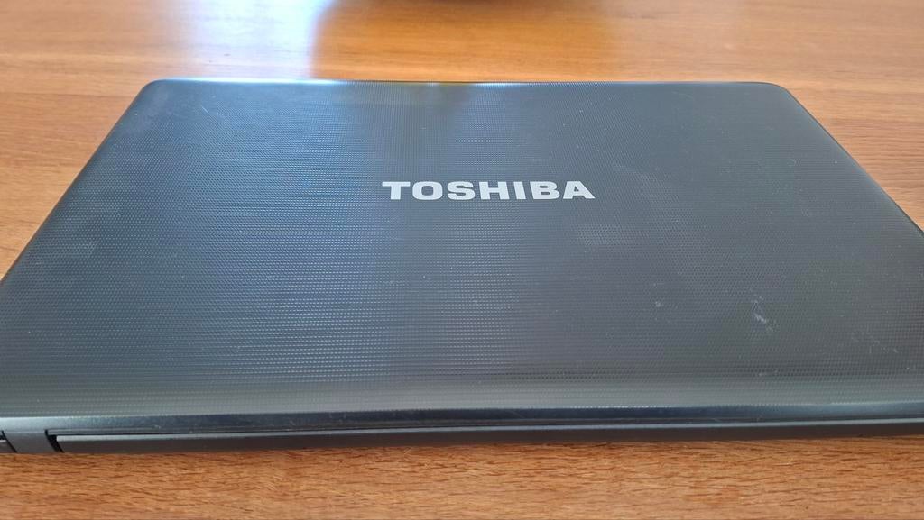 Toshiba laptop, 2 tot 3 Ghz, Qwerty, Ophalen of Verzenden, Gebruikt