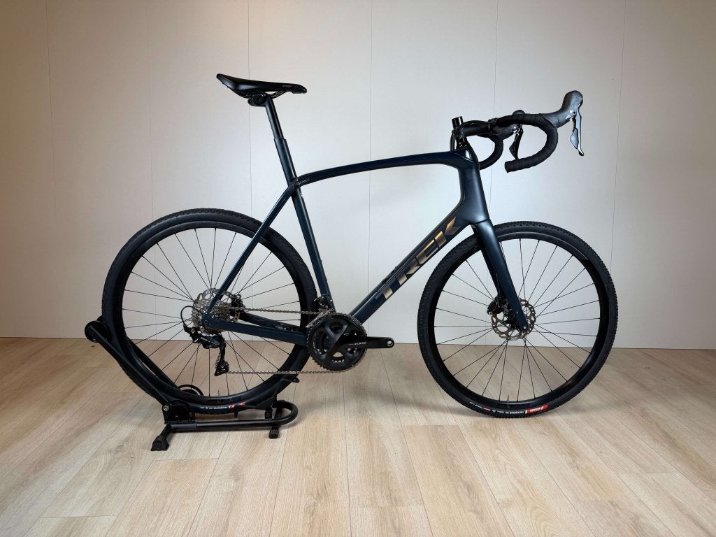 Trek Domane SL5 - Shimano 105 - 60 cm - Carbon, Fietsen en Brommers, 28 inch, Gebruikt, Carbon, Info@velostudio.nl