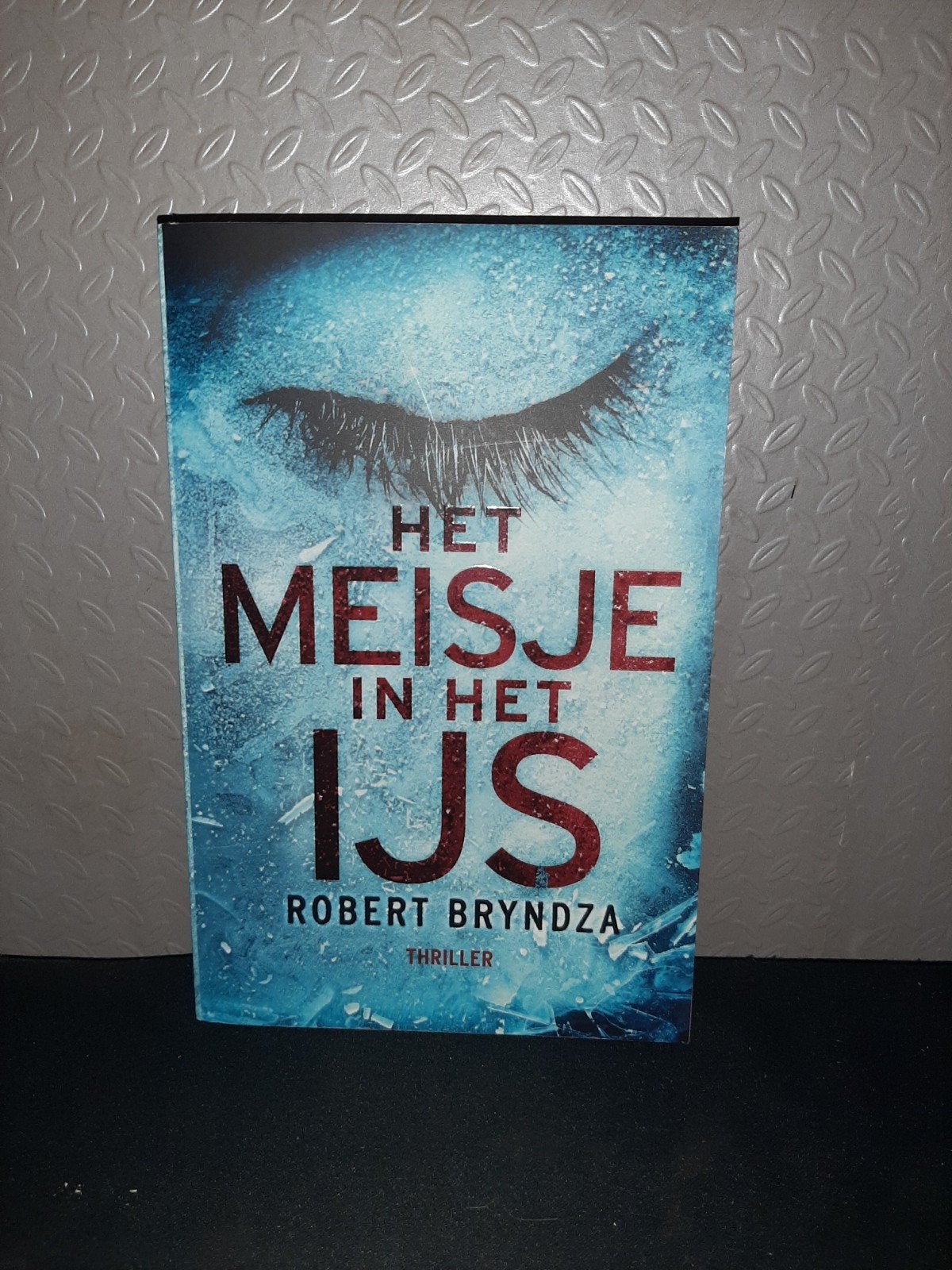Het Meisje in het IJs - Robert Bryndza (Thriller), Ophalen of Verzenden, Zo goed als nieuw, Robert Bryndza, Europa overig