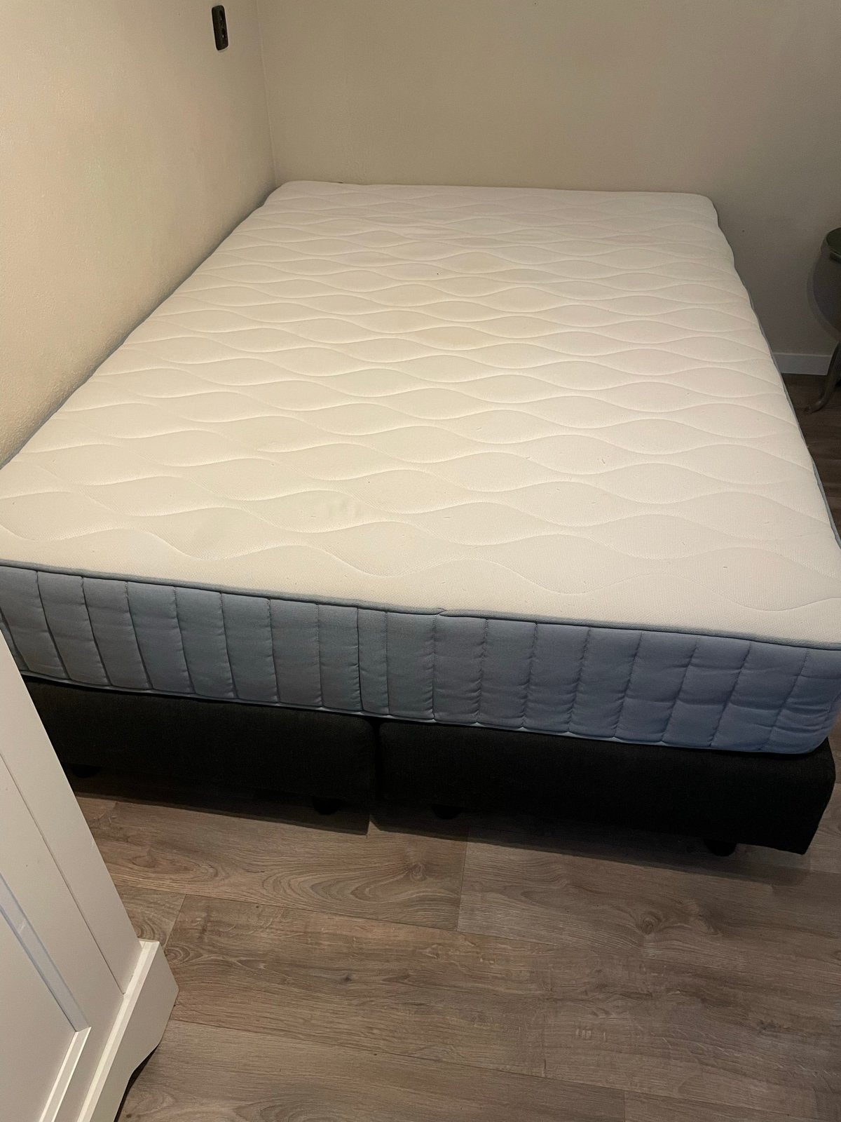 IKEA VÅGSTRANDA matras 140x200 cm+ Boxspring, Huis en Inrichting, Slaapkamer | Matrassen en Bedbodems, Ophalen, Gebruikt, Tweepersoons