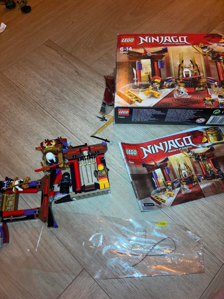 Dit is LEGO Ninjago 70651 – Throne Room Showdown., Ophalen of Verzenden, Zo goed als nieuw