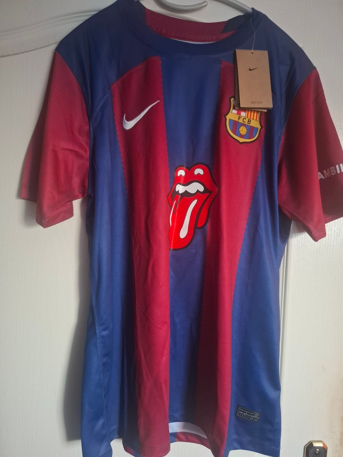 Rolling Stones FC Barcelona shirt - Nieuw met label - Maat M, Kleding | Heren, T-shirts, Ophalen, Nike, Nieuw, Meerkleurig