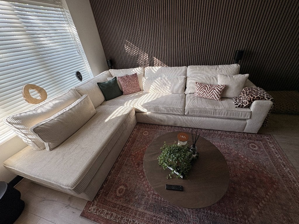 Moderne Ribstof Hoekbank Beige – 310 x 250 cm (2 Jaar Oud), Ophalen, Hoekbank, 300 cm of meer, Zo goed als nieuw
