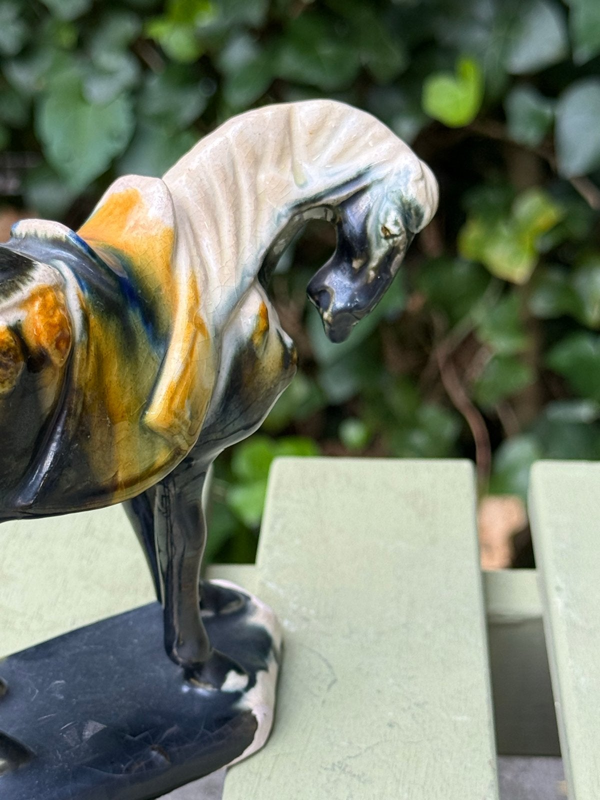 Paardenbeeld 12 cm hoog - Uniek geglazuurd design, Geglazuurd, Minder dan 20 cm, Ophalen of Verzenden, Zoogdier