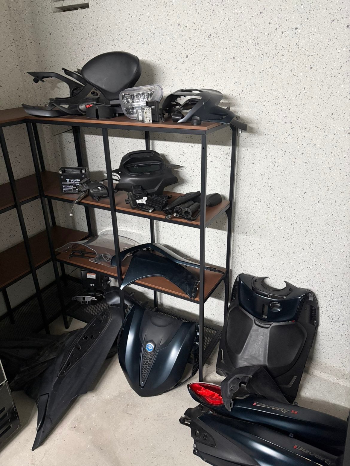 Beverly 400hpe onderdelen !, Ophalen