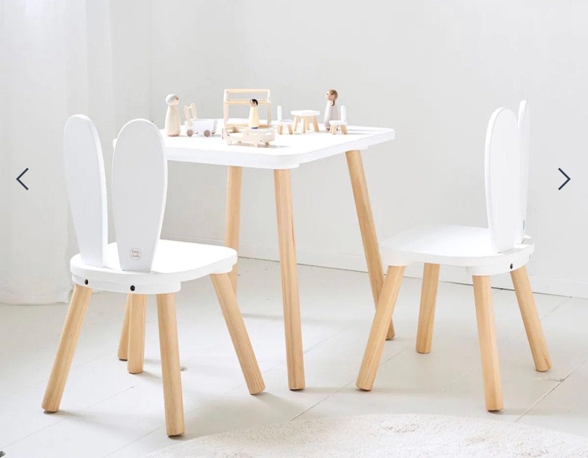 Kinderstoeltjes en tafel set - Konijn design Petit Amelie, Ophalen, Gebruikt, Tafel(s) en Stoel(en)