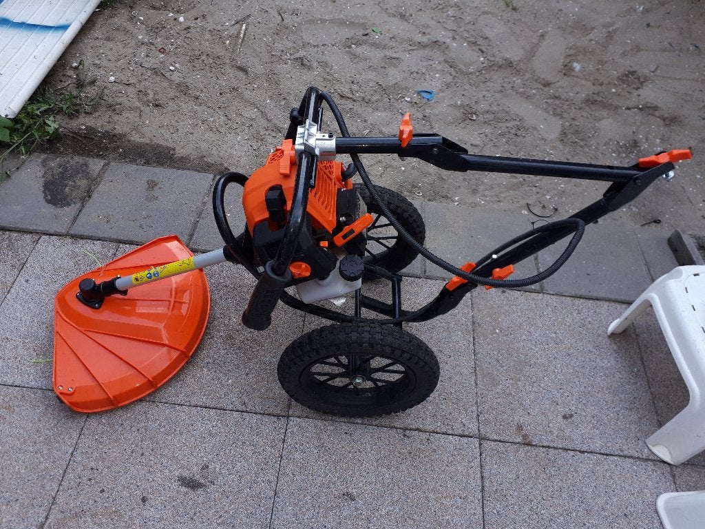 Bosmaaier / Kantenmaaier / Grastrimmer - Op Wielen - 52cc -, Ophalen