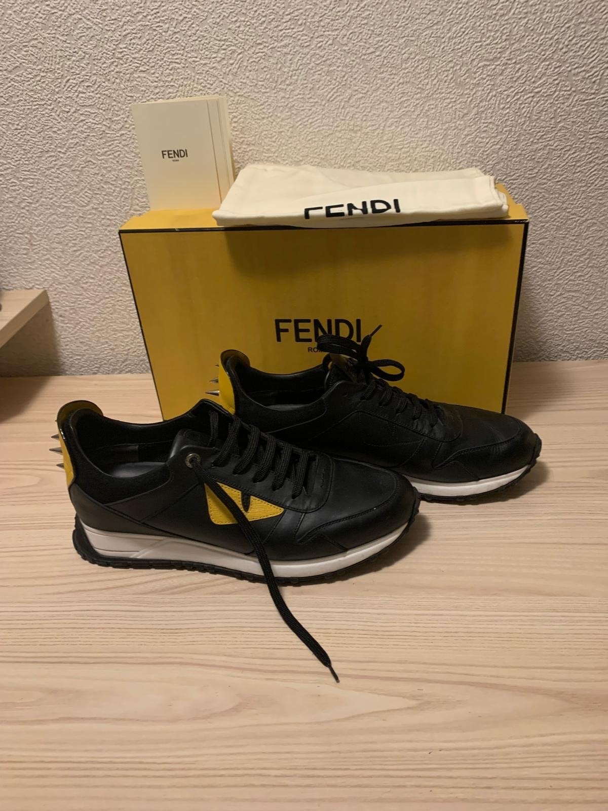 Fendi Roma Heren Sneakers - Zwart met Gele Details, Ophalen of Verzenden, Zo goed als nieuw, Zwart, Sneakers of Gympen