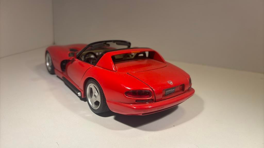 Dodge viper rood  Bburago 1.18, Ophalen of Verzenden, Bburago, A, A