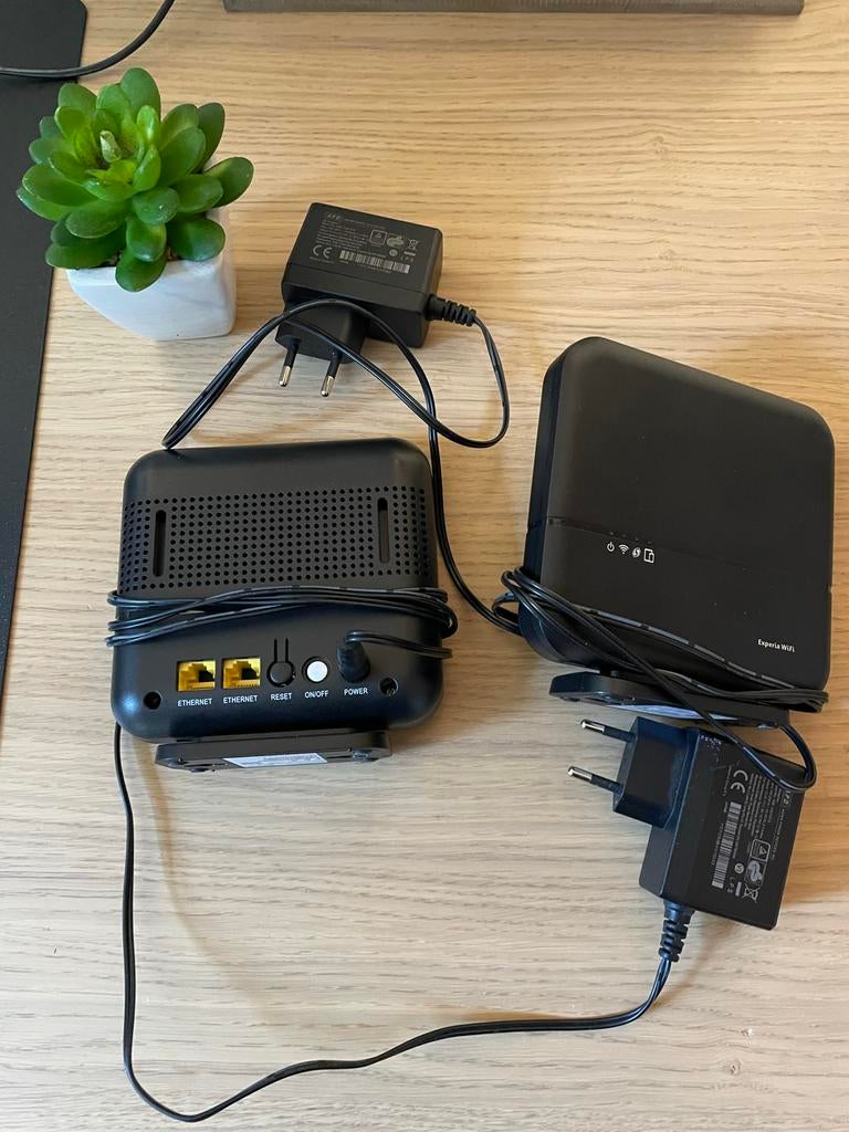 2x Experia WiFi punten - KPN WiFi versterkers, Ophalen, Zo goed als nieuw, Router