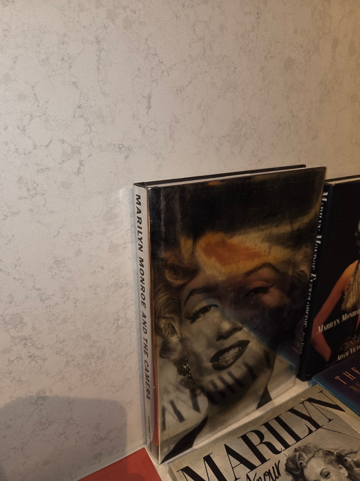 Marilyn Monroe - Verzameling boeken + poster, Boeken, Film, Tv en Media, Ophalen of Verzenden, Zo goed als nieuw, Tv-serie