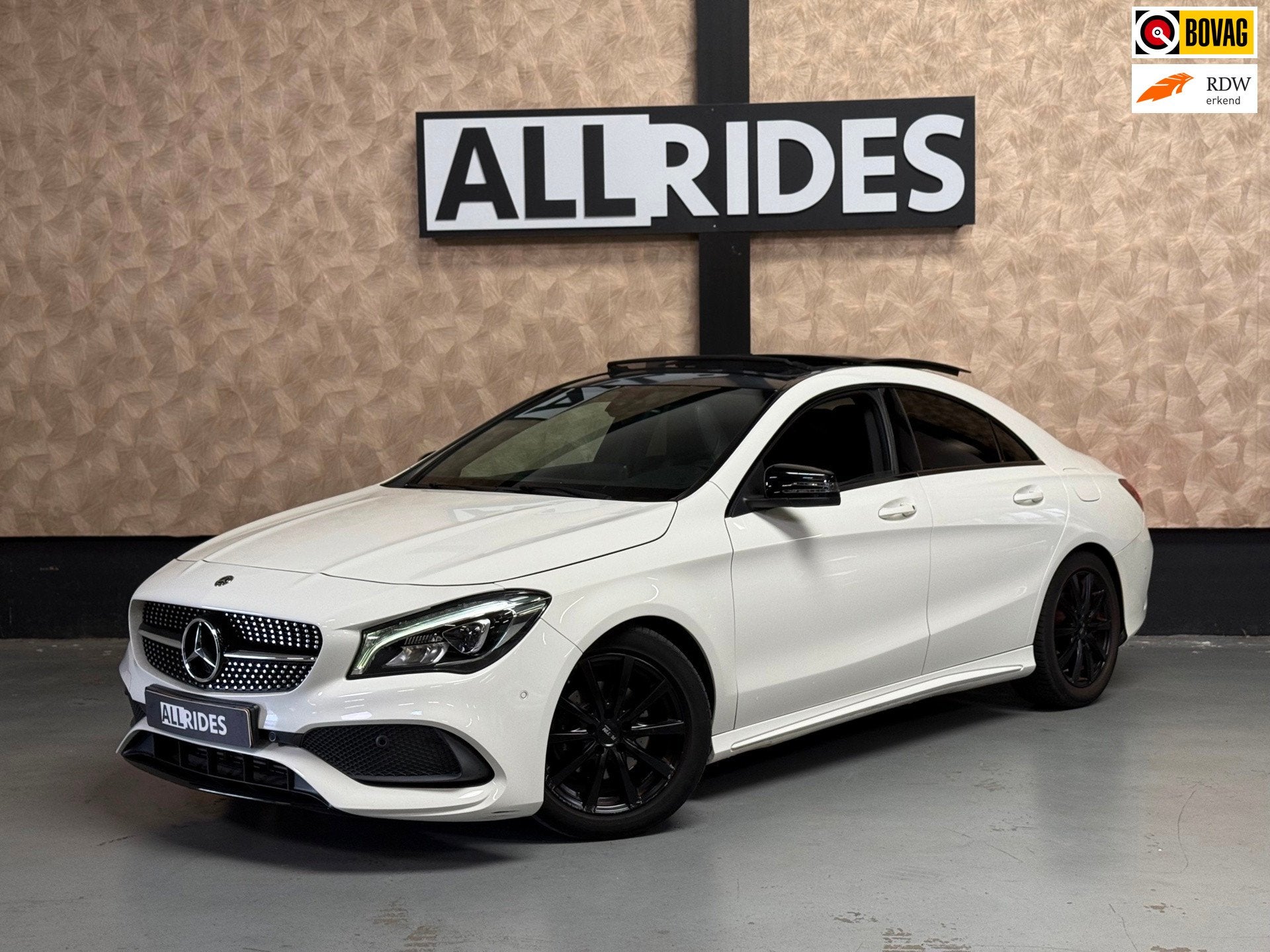Mercedes-Benz CLA-klasse 180 Business Solution AMG | Pano |, Gebruikt, 4 cilinders, Alcantara, 19 km/l