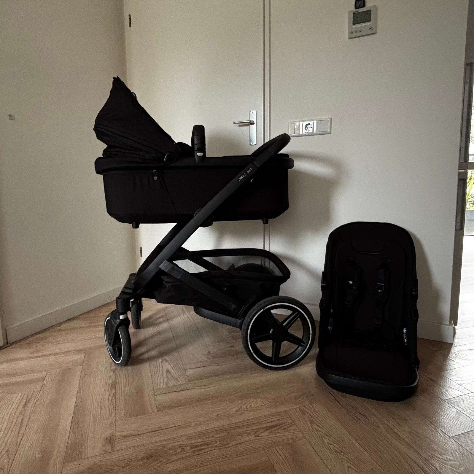 Joolz Geo 3 kinderwagen – zwart – compleet met accessoires, Kinderen en Baby's, Gebruikt, Combiwagen, Met reiswieg, Ophalen