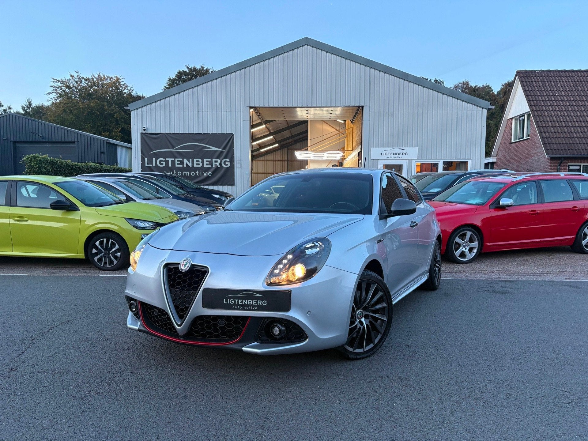 Alfa Romeo Giulietta 1.4 Turbo MultiAirSuper Automaat|Cruise, Auto's, 4 cilinders, Bedrijf, Electronic Stability Program (ESP)