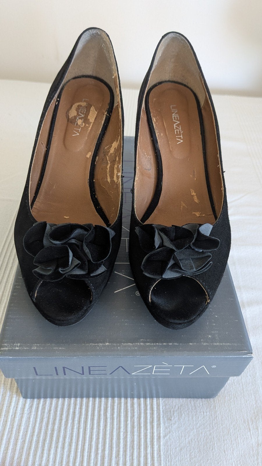 Linea Zeta zwarte suède pumps Mt 39, Kleding | Dames, Pumps, Zwart, Ophalen of Verzenden, Zo goed als nieuw