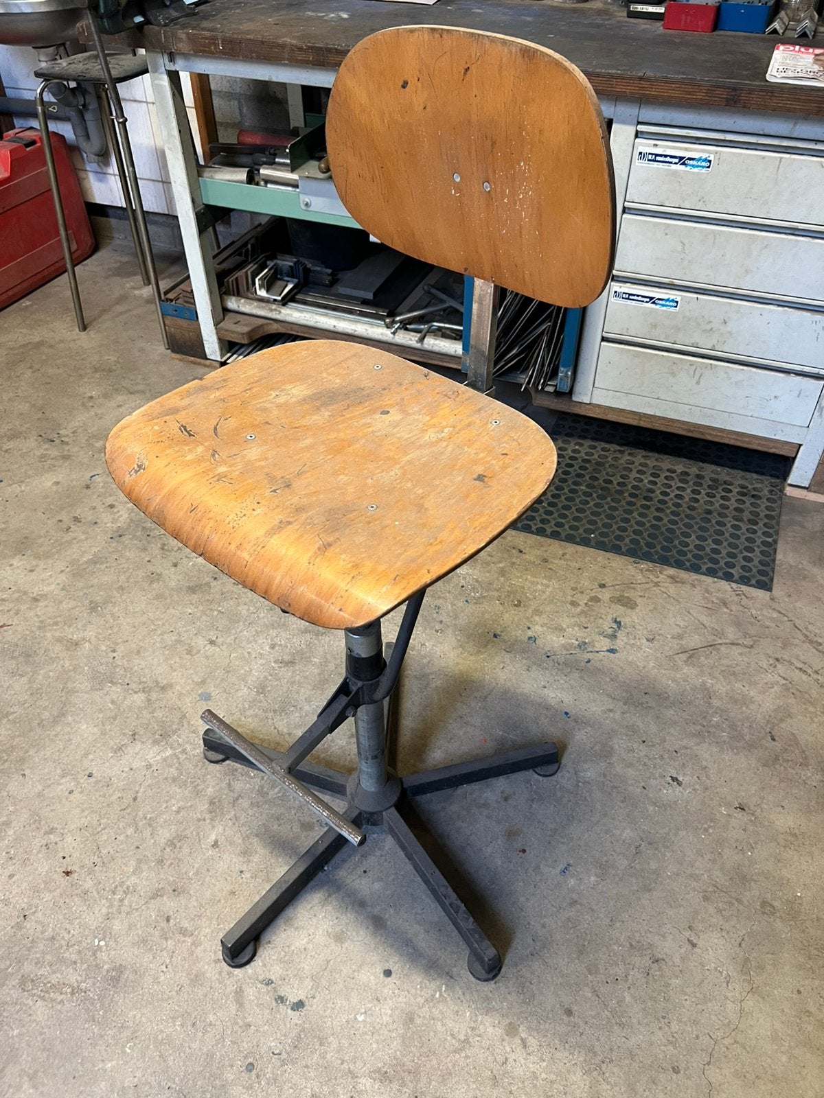 Vintage industriële kruk/stoel - verstelbaar, Huis en Inrichting, Ophalen, Gebruikt, 60 tot 90 cm, 1 kruk