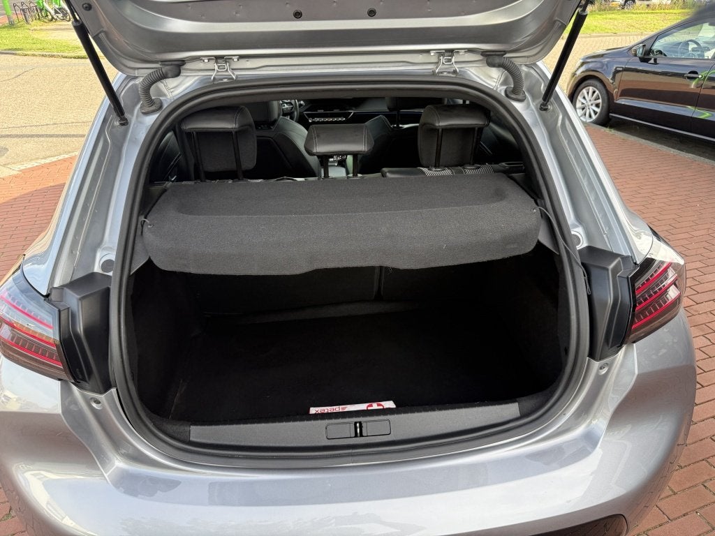 Foto 10 van Peugeot 208 1.2 Hybr e-DCS6 GT pano automaat Apple Carplay