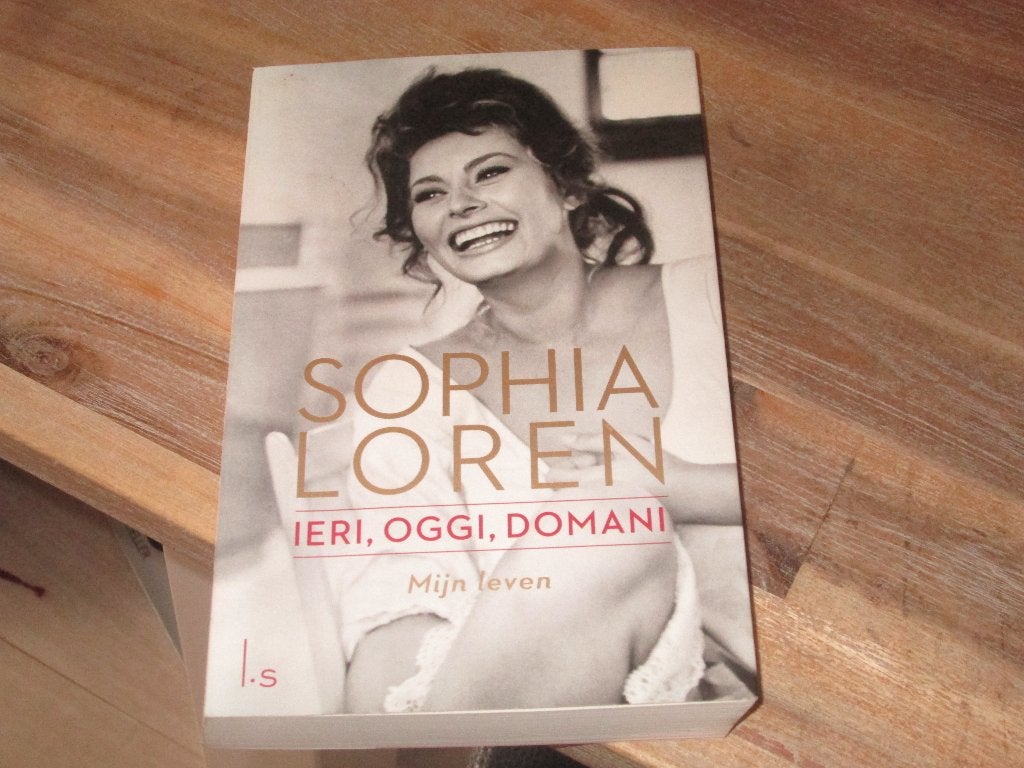 Sophia Loren ieri, oggi, domani mijn leven, Ophalen of Verzenden, Zo goed als nieuw