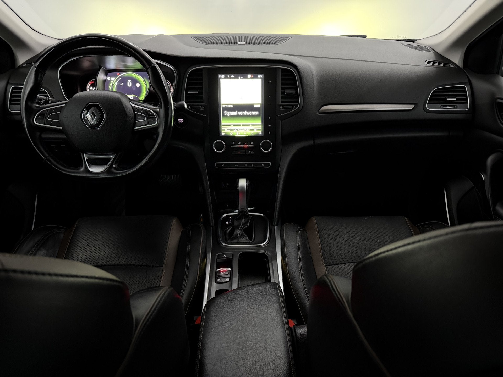Renault Mégane Estate 1.2 TCe Série Signature Exclusiv Led, Gebruikt, Euro 6, 4 cilinders, 1198 cc