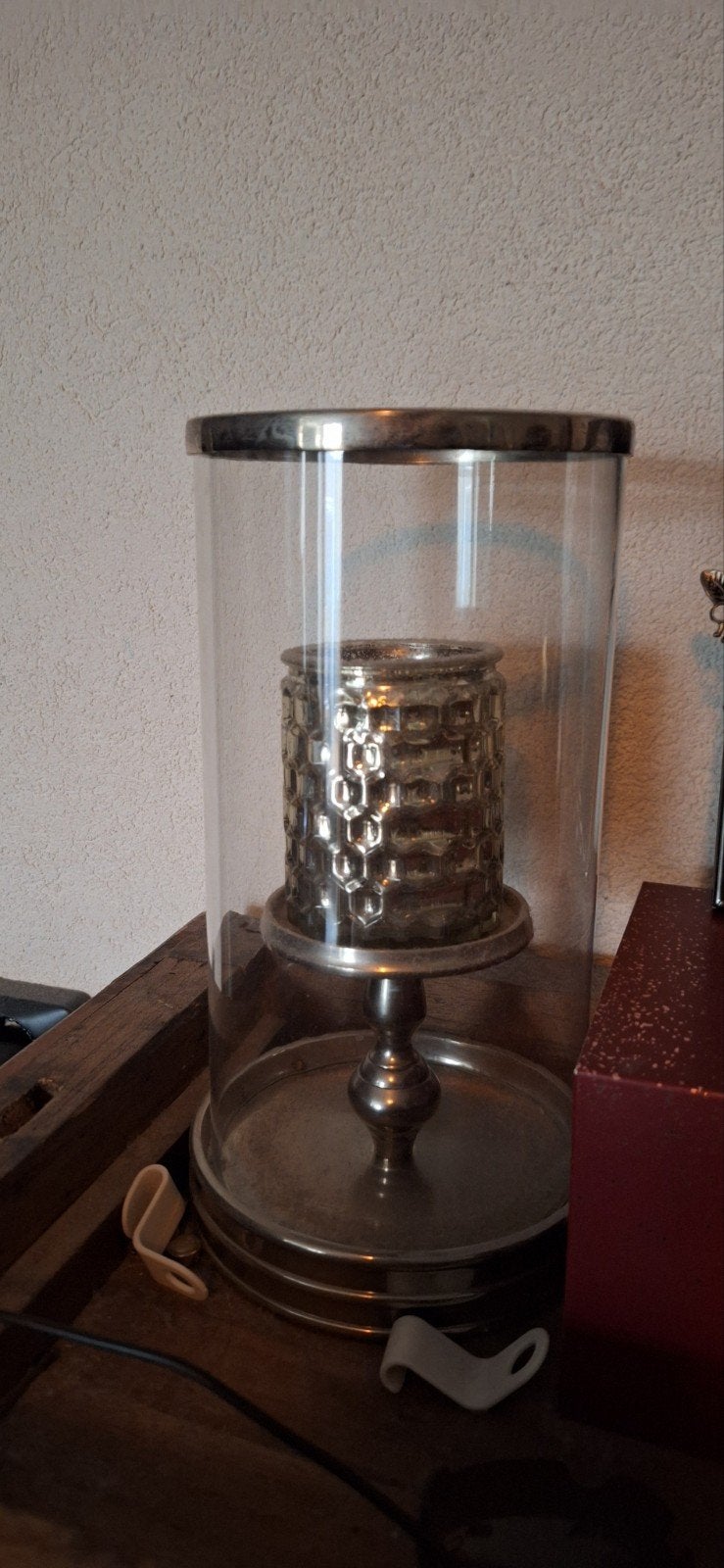 set van twee dezelfde glazen windlichten met metalen voet, Ophalen, Windlicht, Gebruikt, Glas