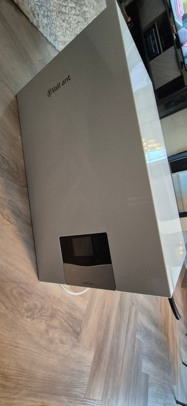 Vaillant ecoTEC plus VHR 25/32CS/1-5 , 1 jaar oud, Ophalen, 30 tot 80 cm, Hoog rendement (Hr), Cv-ketel of Combi-ketel