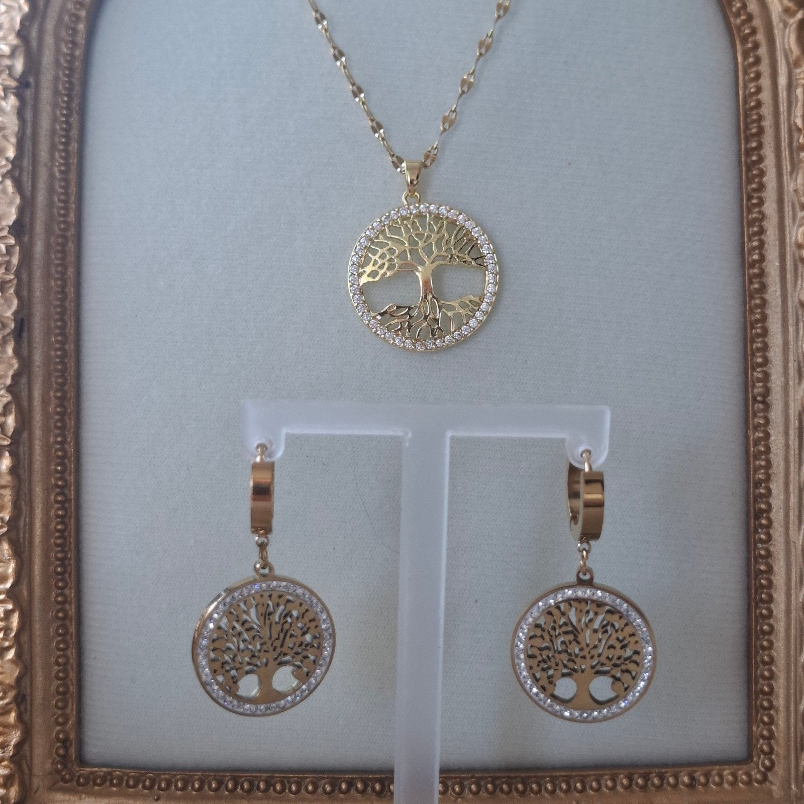 Stainless steel set ketting en oorbellen, Ophalen of Verzenden, Nieuw, Goud, Overige materialen
