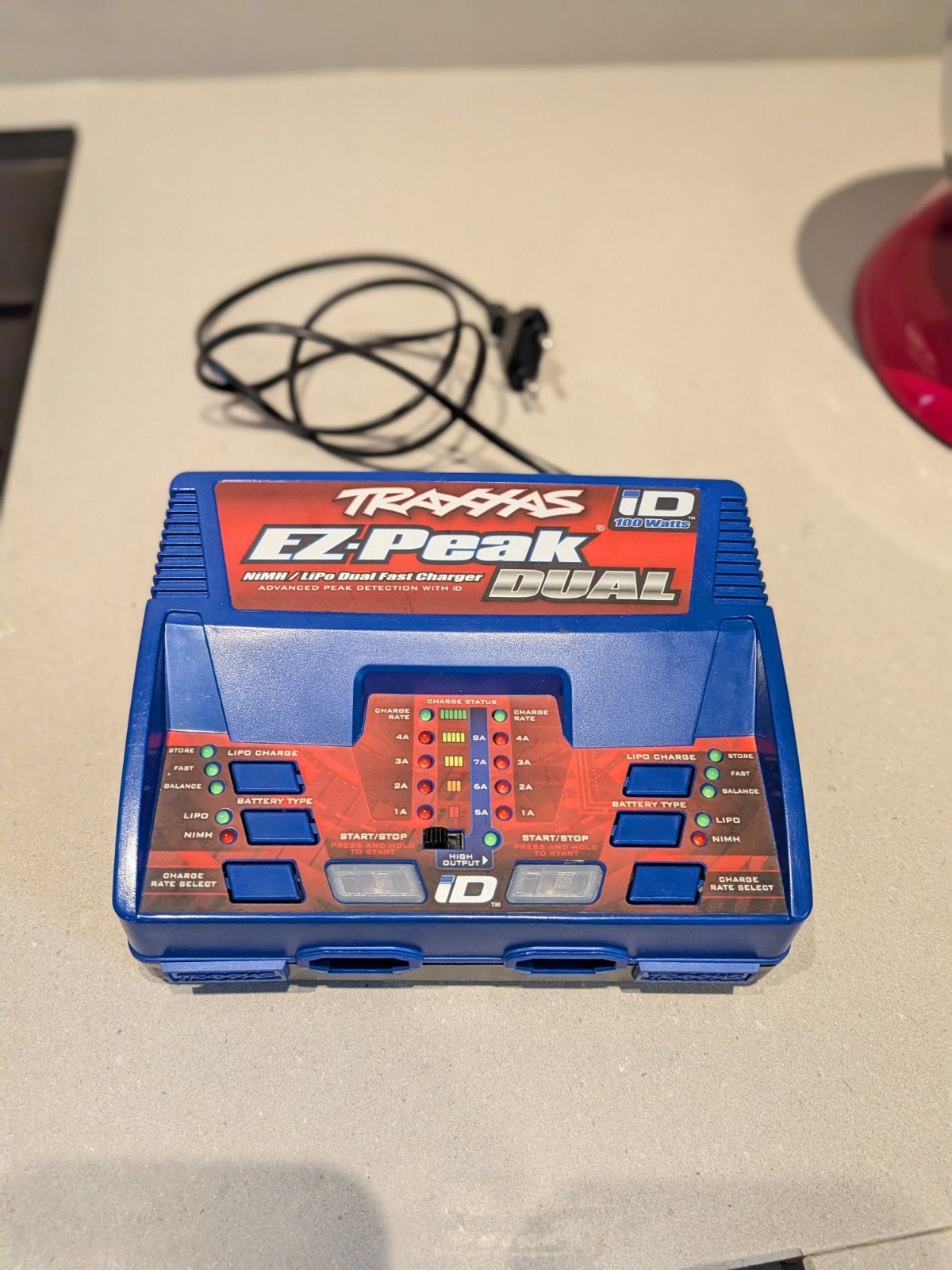 Traxxas EZ Peak Dual Fast Charger + 2 Traxxas LaTrax accu's, Ophalen of Verzenden, Zo goed als nieuw, Overige schalen, Auto offroad