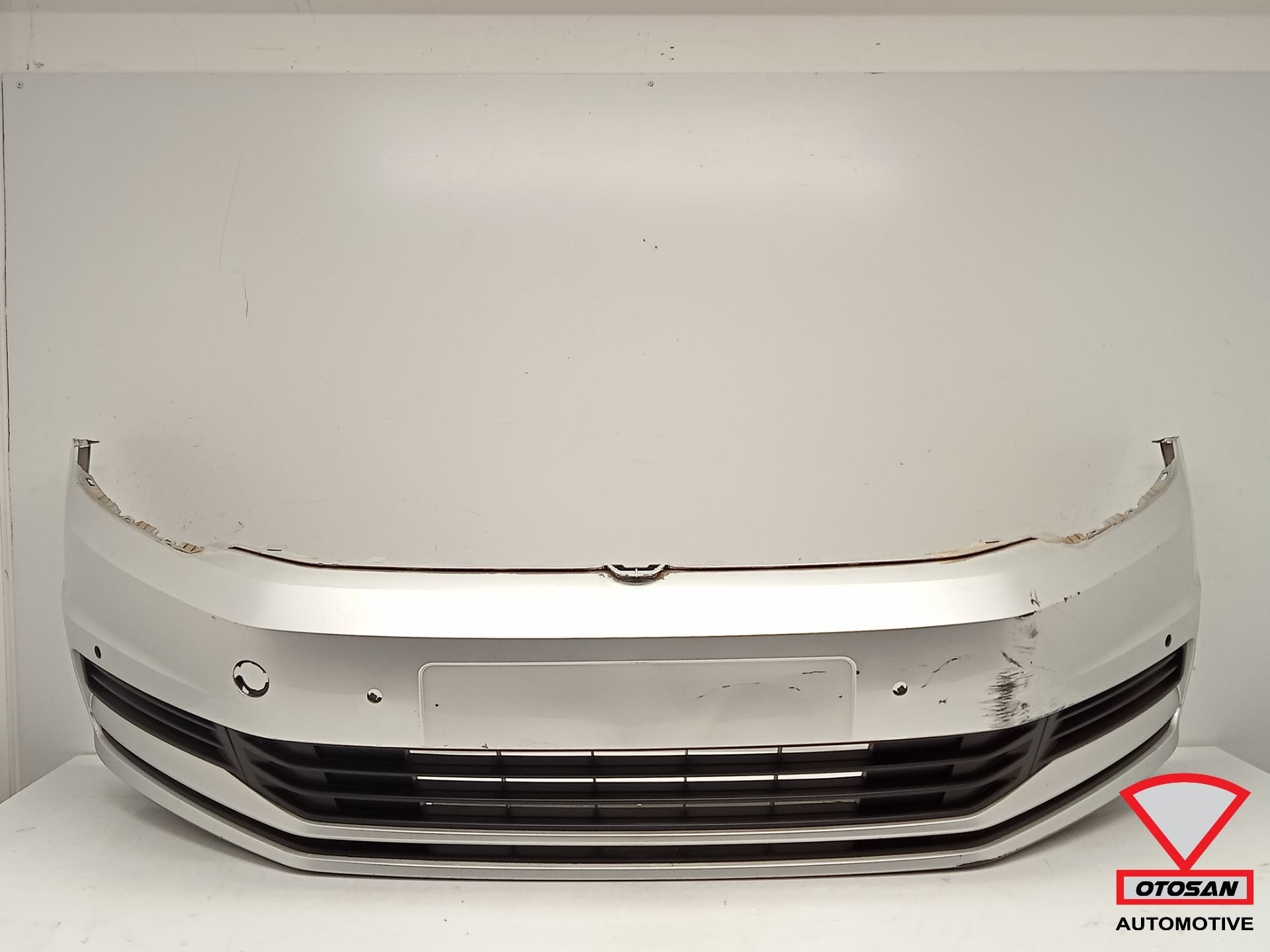 VW Touran 5T 5TA 2016+ Voorbumper Bumper 4xPDC Origineel!, Gebruikt, Volkswagen, Volkswagen AG, Bumper