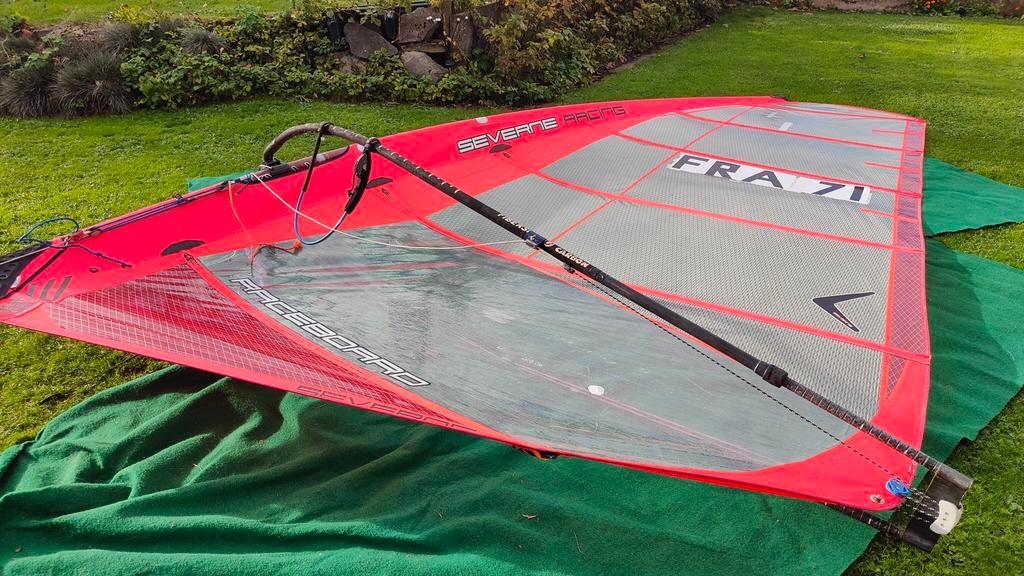 Severne Raceboard 9.5, Watersport en Boten, Ophalen, Zeil, Gebruikt, Met draagtas