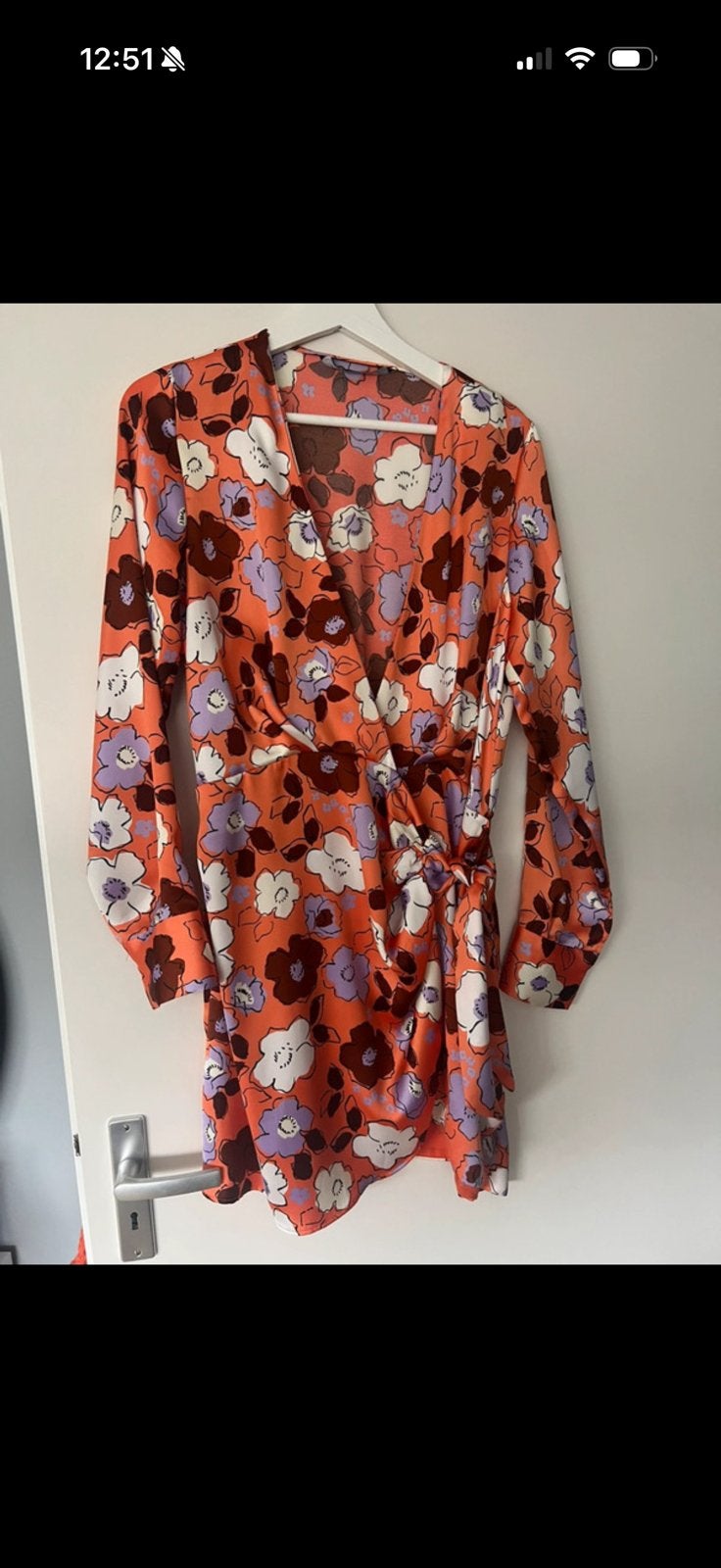 Zara satijn jurk oranje met bloemen - maat S, Ophalen of Verzenden, Zo goed als nieuw, Oranje, Boven de knie
