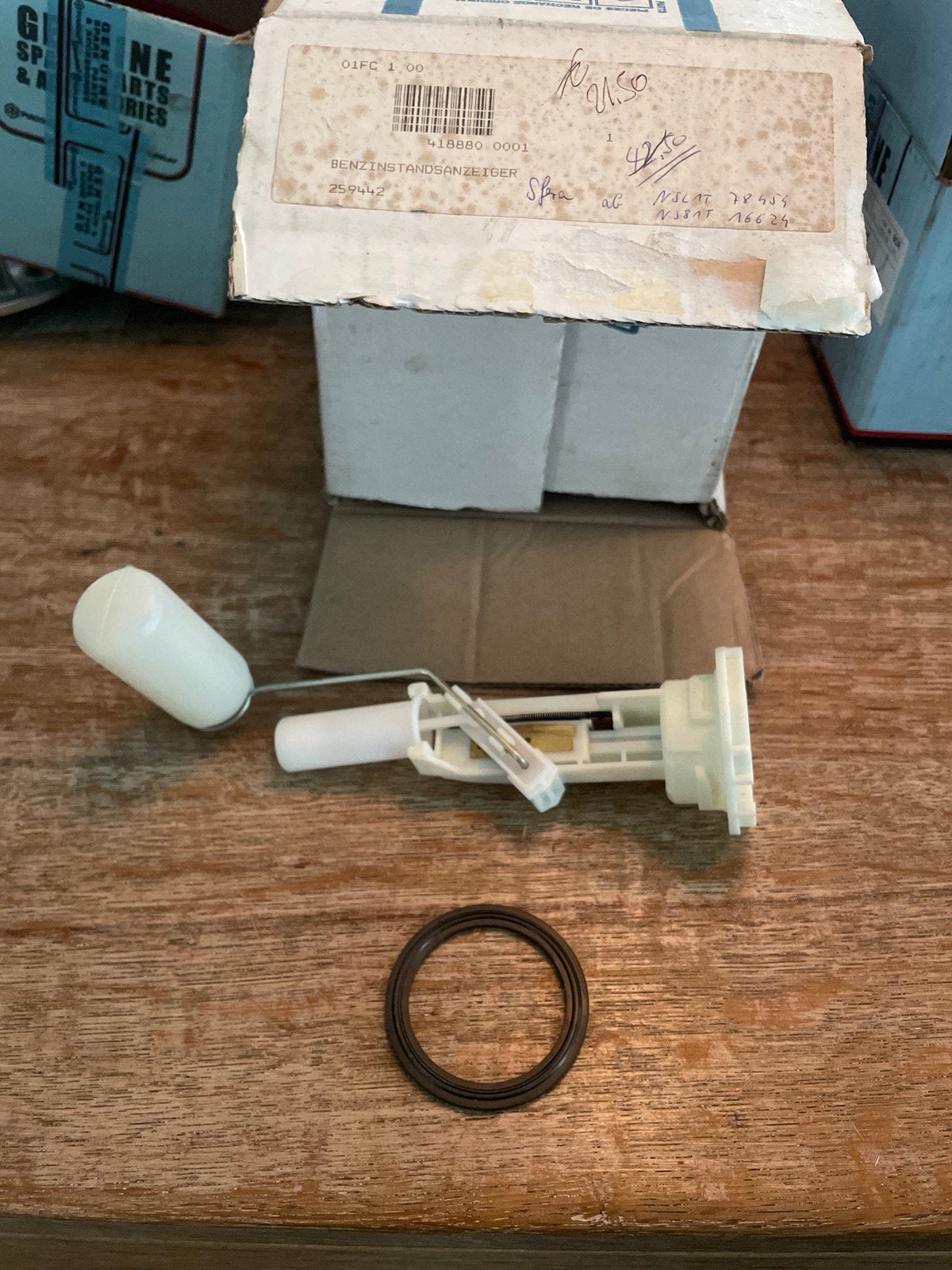 Nieuw orgineel benzine meter piaggio gilera, Ophalen of Verzenden, Pia, Pia, Pia