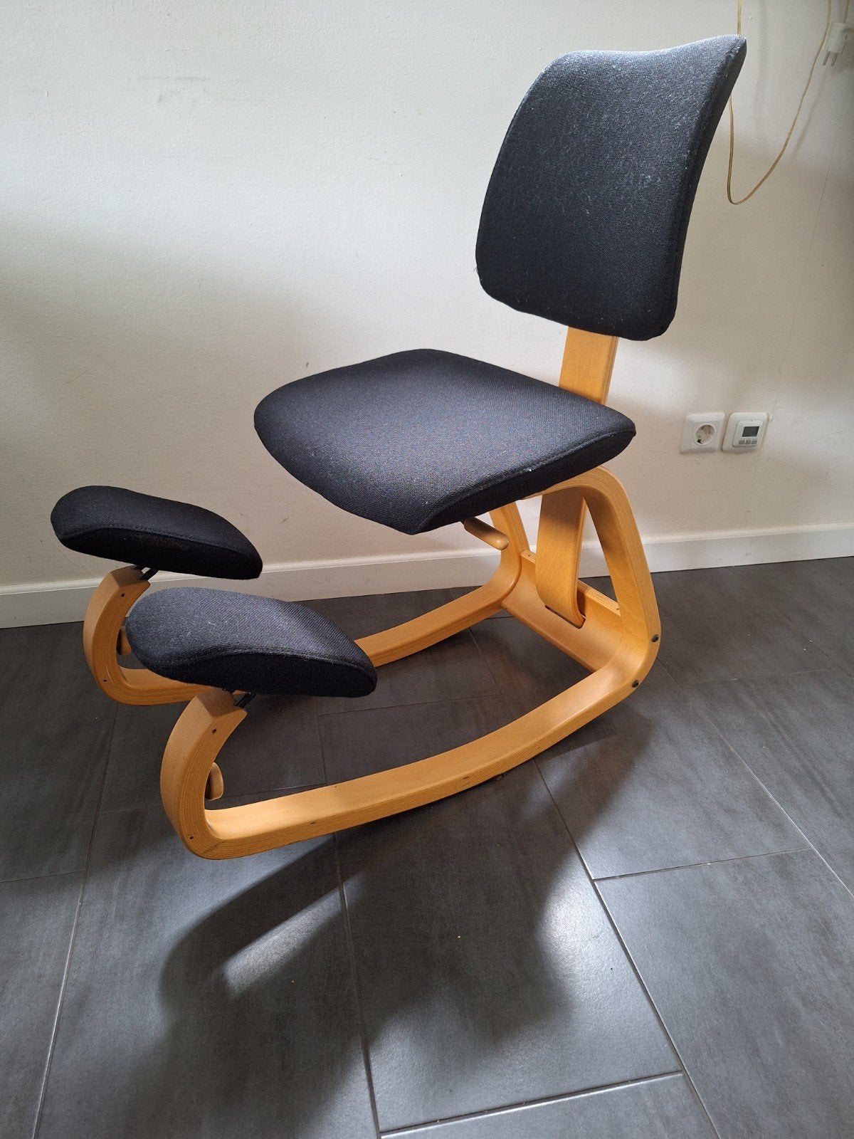 Stokke Varier Thatsit Balans -  verstelbare kniestoel., Ophalen, Overige materialen, Gebruikt, Zwart
