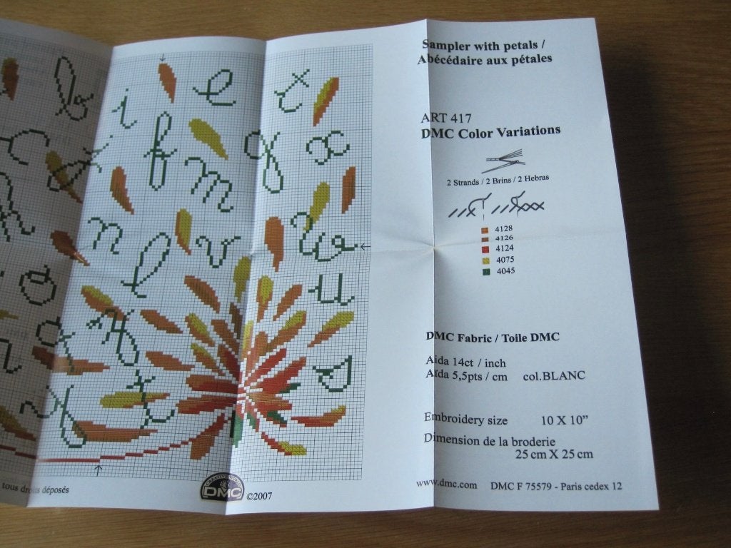 borduurpatroon van een alfabet - met blad en paisley (twee), Ophalen of Verzenden, Zo goed als nieuw, Handborduren, Patroon