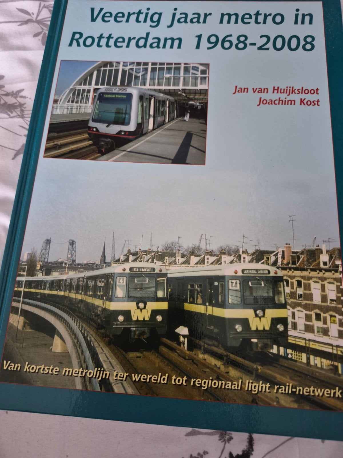 Veertig jaar Metro R.DamVaste prijs€15euro, Verzenden, Zo goed als nieuw