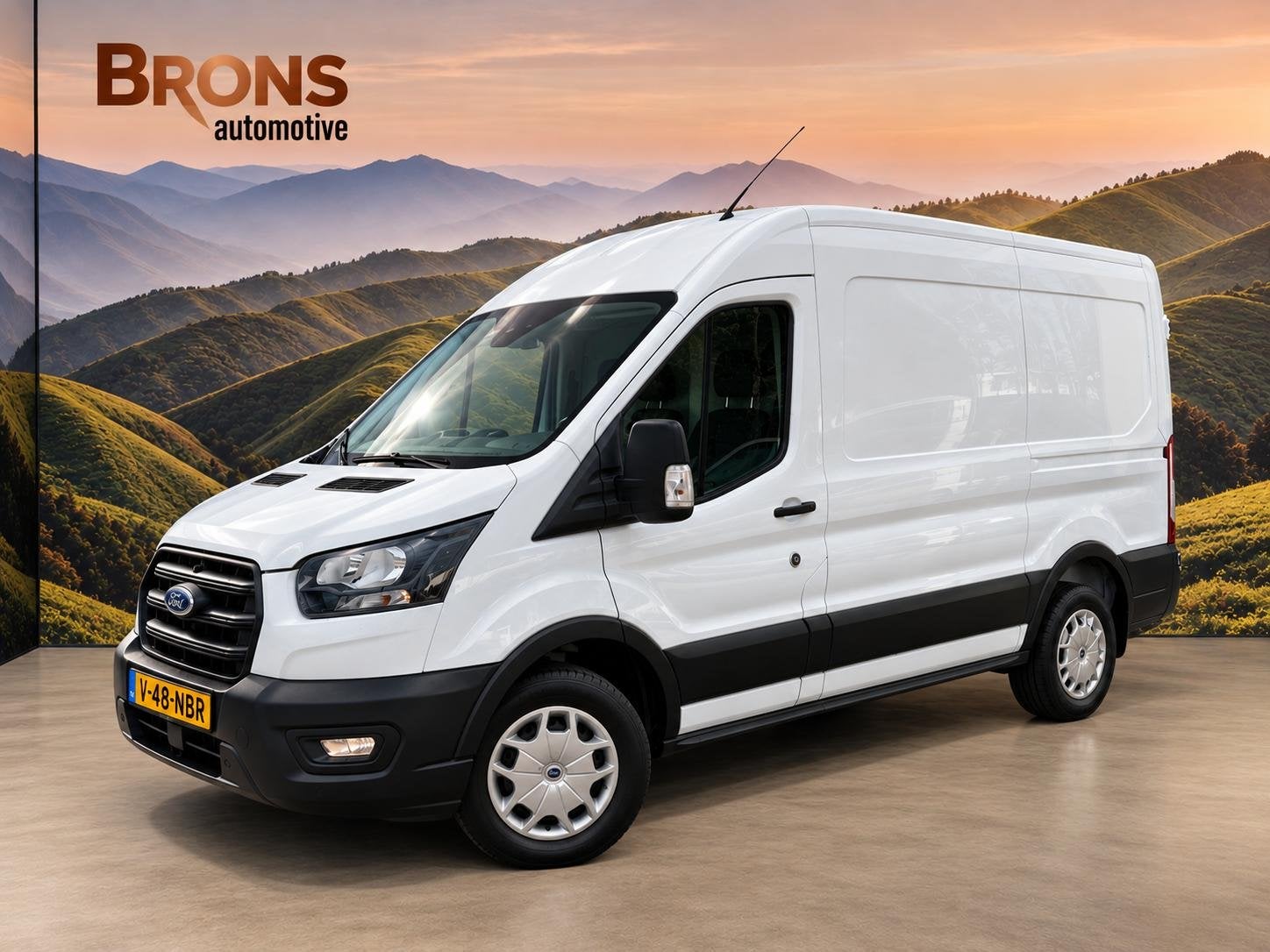 Ford Transit 310 2.0 TDCI L2H2 Trend Automaat l Camera, Auto's, Stof, 4 cilinders, 129 pk, 2065 kg