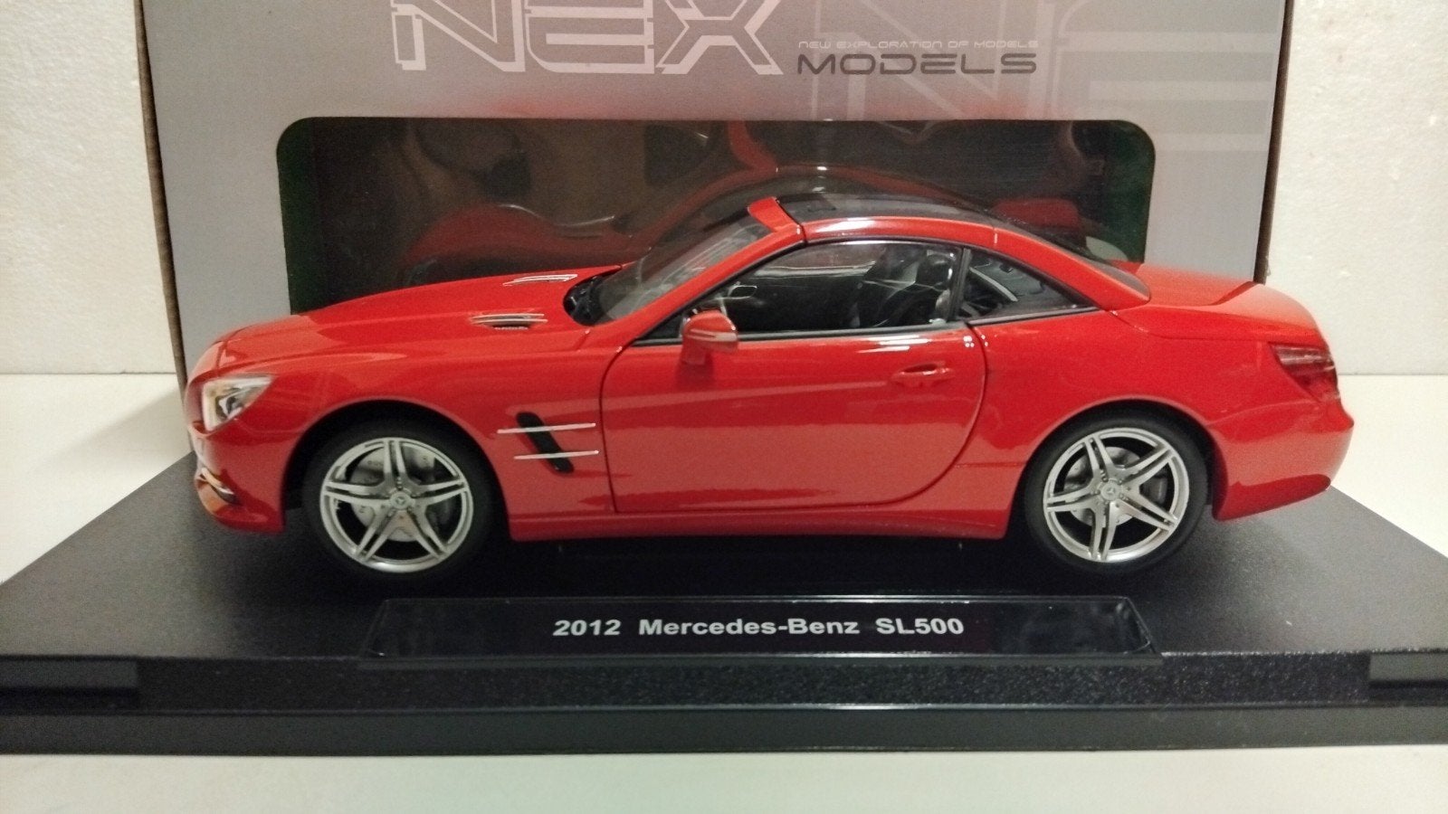 Mercedes Benz SL rood 2012 Welly metal 1:18 KRD, Ophalen of Verzenden, Zo goed als nieuw, Auto, Welly