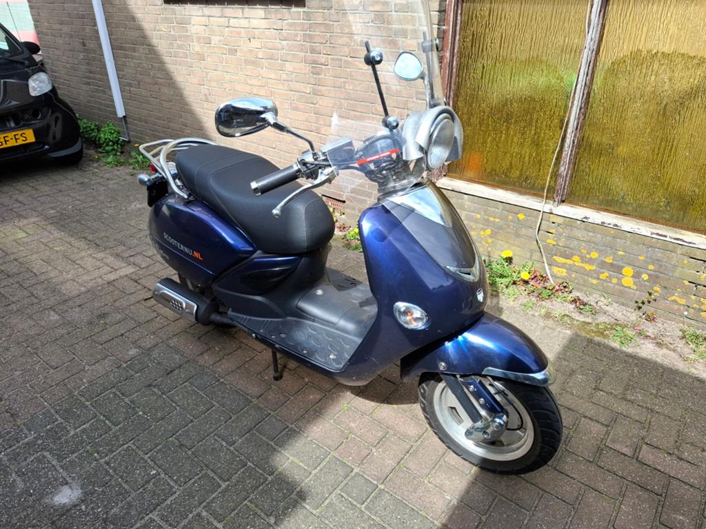 Killerbee Scooter 2011 - Blauw Kenteken - 4250 km, Fietsen en Brommers, Ophalen, Gebruikt, Benzine, Overige merken