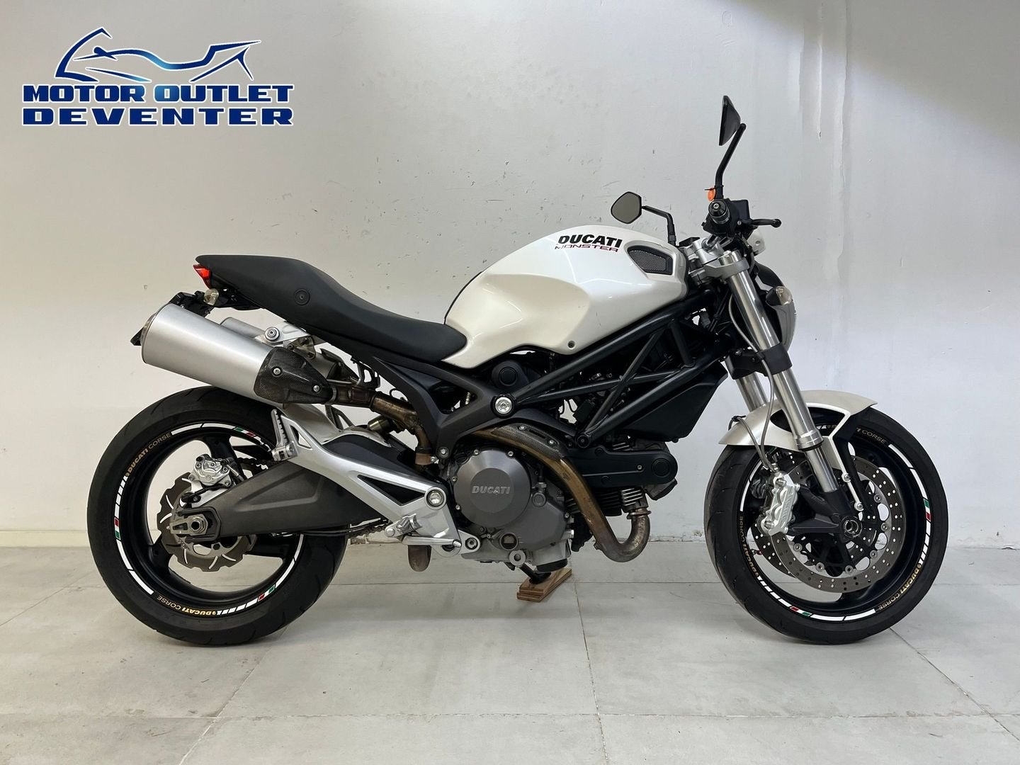 Prachtige DUCATI MONSTER 696 MONSTER696 M696 M 696 (bj 2008), DUCATI, 2 cilinders, Motorrijbewijs A, Bedrijf