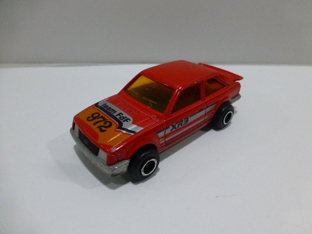 Majorette Ford Escort XR3 rood, Ophalen of Verzenden, Zo goed als nieuw, Auto