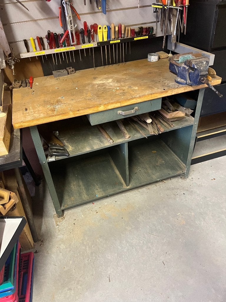 werkbankje met bankschroef en lade, Hobby en Vrije tijd, Overige Hobby en Vrije tijd, Ophalen