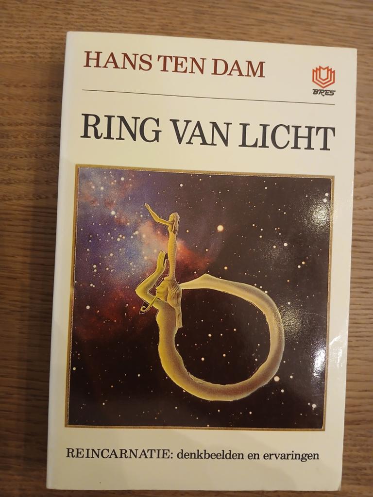 Ring van Licht - Reïncarnatie: denkbeelden en ervaringen, Boeken, Ophalen of Verzenden, Zo goed als nieuw