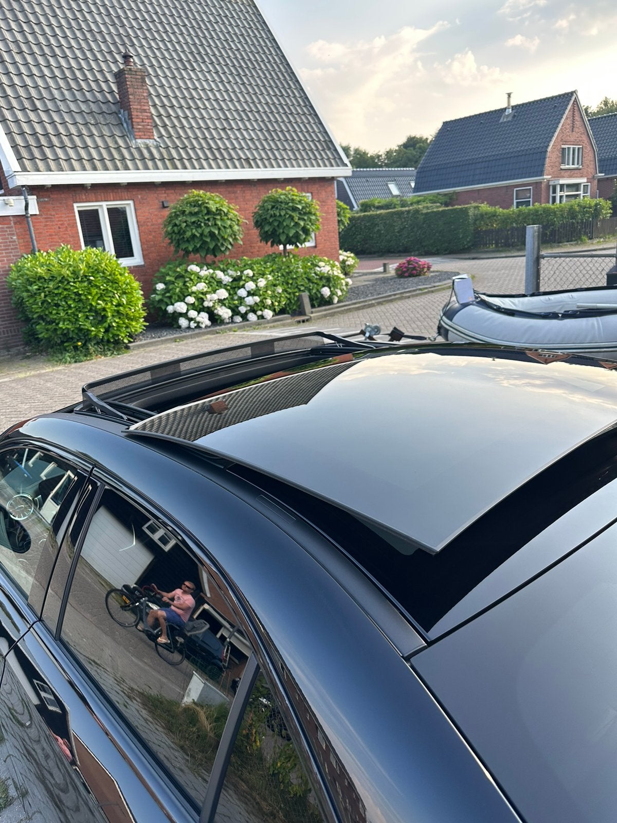 Foto 8 van Mercedes-Benz A-Klasse A 250 e 218pk 8G-DCT 2020 Zwart