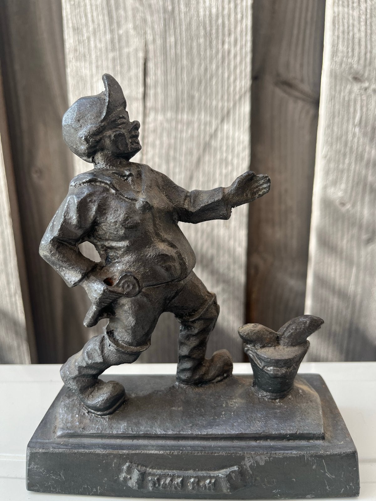 Antiek gietijzeren beeldje van een man, 17cm hoog, Minder dan 20 cm, Ophalen of Verzenden, Gepatineerd, Zwart