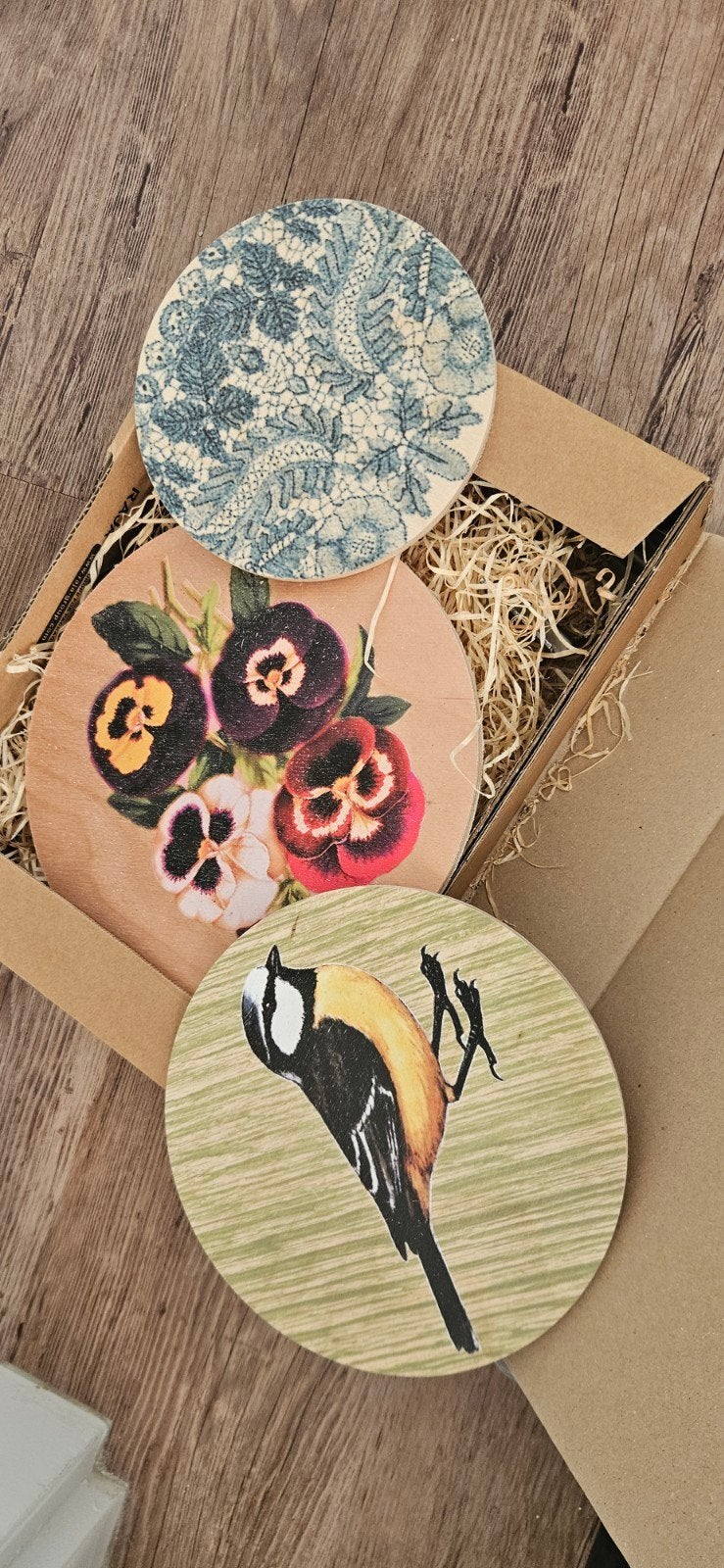 Decoratieve houten schijven met vogel en bloemen, Hout, Meerkleurig, Overige stijlen, Nieuw