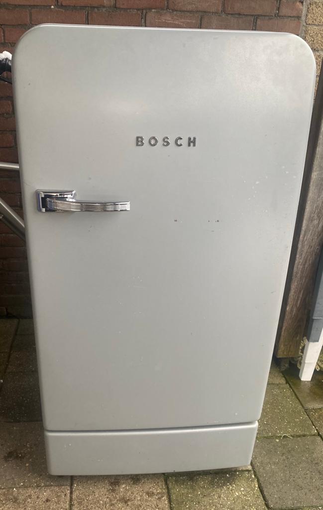 Bosch classic edition retro koelkast, Witgoed en Apparatuur, Koelkasten en IJskasten, Ophalen, Gebruikt, 200 liter of meer, Met aparte vriezer