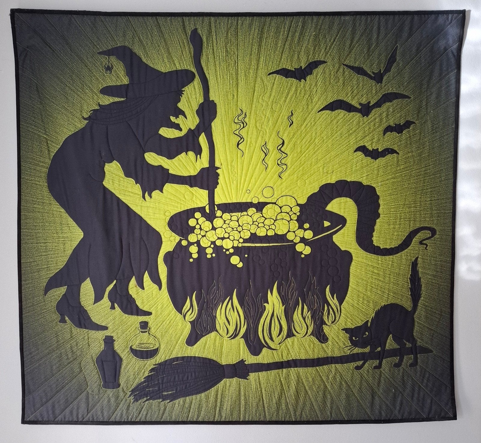 Unieke handgemaakte quilt met heksenmotief - 110x120 cm, Ophalen of Verzenden, Zo goed als nieuw, Groen