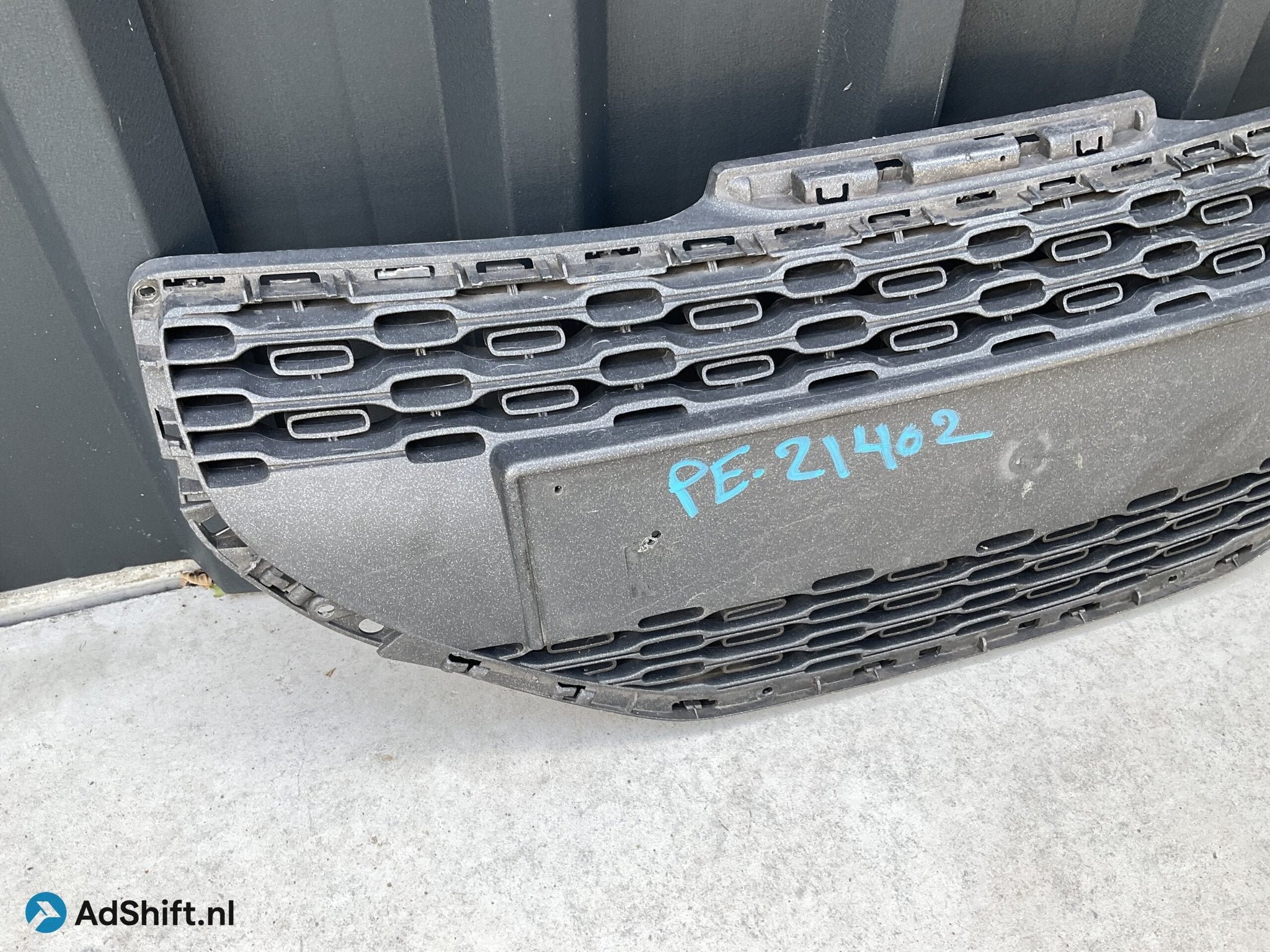 Bumper Grill Peugeot 208 9672794377 voorbumper Rooster PE:21