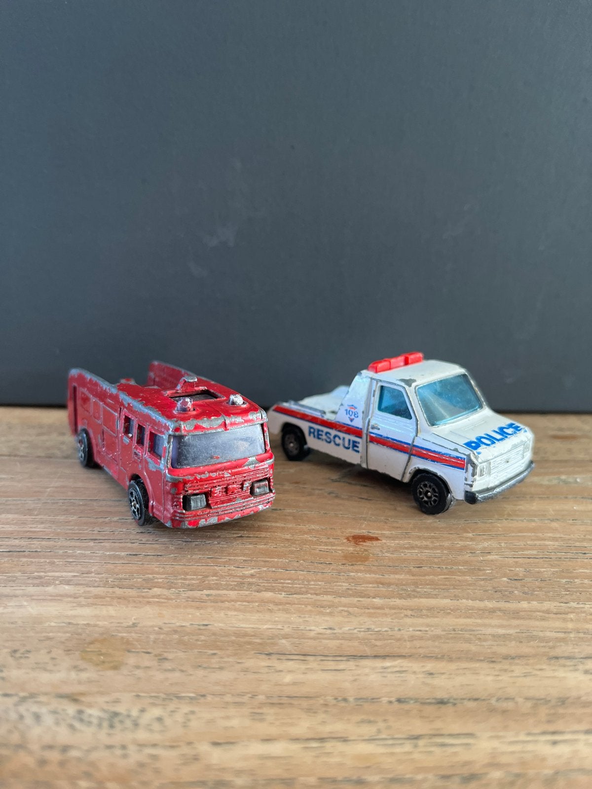 Corgi Juniors: Ford Transit Wrecker & ERF Fire Tender, Ophalen of Verzenden, Gebruikt